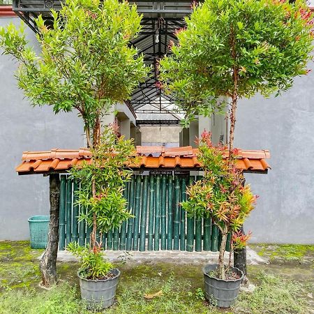 Griya Asri Syariah RedPartner Hotel Rogojampi Bagian luar foto