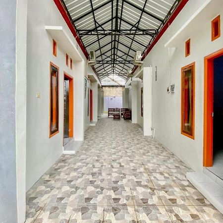 Griya Asri Syariah RedPartner Hotel Rogojampi Bagian luar foto