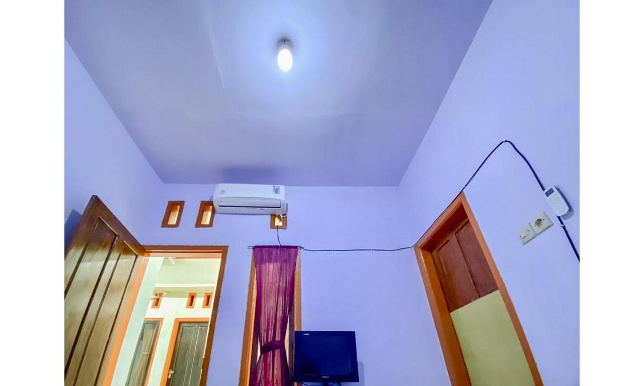 Griya Asri Syariah RedPartner Hotel Rogojampi Bagian luar foto